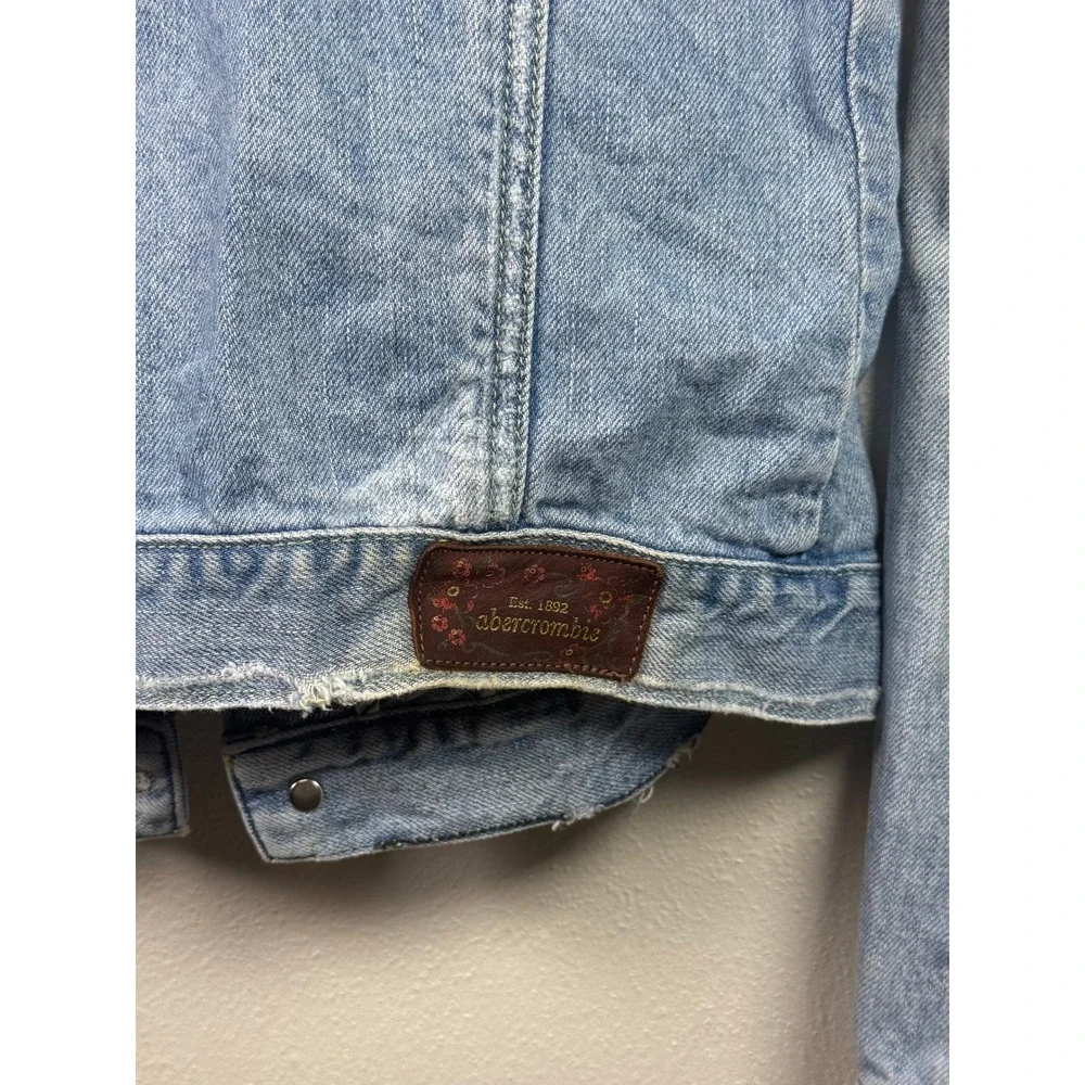 Abercrombie Kids Distressed Denim Trucker Jacket Light Wash Blue Girls L Y2K